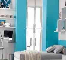 Jaká barva je v kombinaci s modrou a fialovou v domácím interiéru?