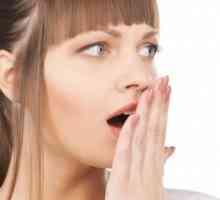 Krvácení z dásní a zápach z úst: příčiny, léčba