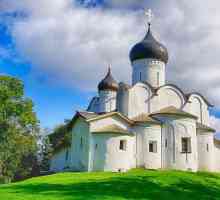 Pskov, na kopci chrámu. Kostel sv Basila Velikého na kopci