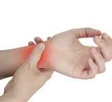 Zápěstí podvrtnutí rukou: příznaky a léčba
