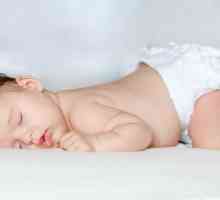 Kolik spánku by novorozeně?