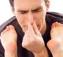 Trpíte nepříjemný zápach nohou? Jak se zbavit jednoduchými metodami: některá doporučení