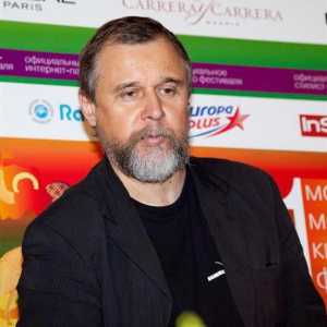 Андрей Эшпай - талантливый режиссер, любящий муж и заботливый отец