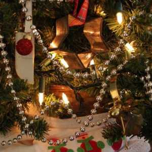 Korálky na stromě: základní pravidla výzdoby vánočního stromu