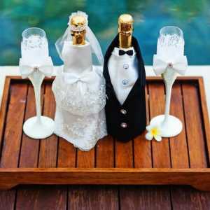 Láhev na svatbu, zdobený vlastníma rukama