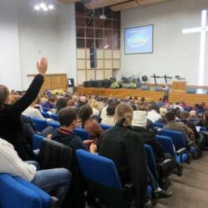 Moskva kostela: kdo bude schopen najít spojení s Bohem?