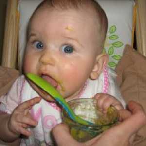 Co se krmit malé dítě 5,5 měsíce. Dětská výživa. krmení tabulka děti