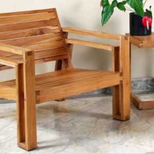 Vyrábíme dřevěný nábytek s rukama