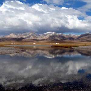 Atrakce Kyrgyzstán. Jezero Issyk-Kul