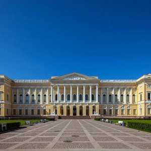Palác v Petrohradu - architektonické skvosty. Co mají zámky v St. Petersburg?