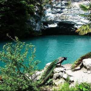 Blue Lake (Abcházie) - jedinečná přírodní památka