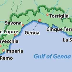 Itálie, pobřeží Ligurského moře. Pláže na pobřeží Ligurského moře. Zůstat na pobřeží Ligurského moře