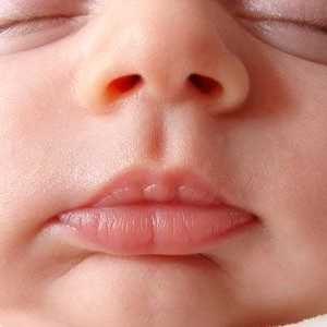 Jak a kdy použít nosní kapky pro kojence
