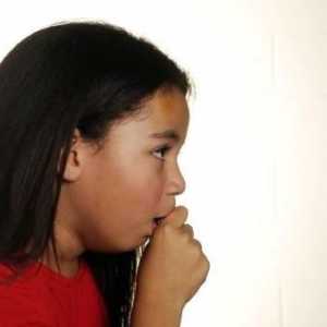 Jak zacházet s suchý kašel u dítěte: poradenství pečující rodiče