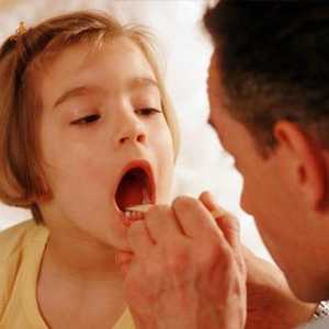 Jak se k léčbě angíny u dětí