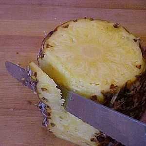 Jak se slupkou ananas? 3 jednoduché způsoby, jak to udělat rychle a snadno