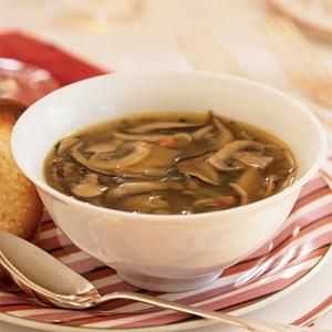 Jak vařit houbová polévka s bílými houbami: recept na recept