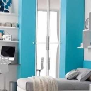 Jaká barva je v kombinaci s modrou a fialovou v domácím interiéru?