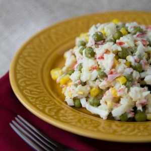 Classic krabí salát: recept na chutné jídlo pro všední dny a svátky