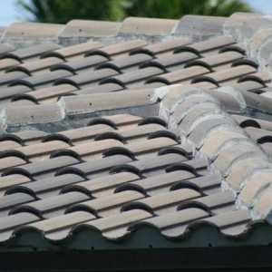 Střecha kovu: montážní návod s rukama