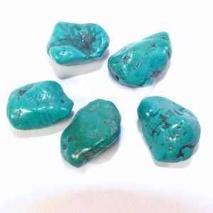 Magické vlastnosti Turquoise Kámen: co jsou zač