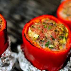 Několik tipů a receptů, jak vařit lahodný paprika plněná v troubě