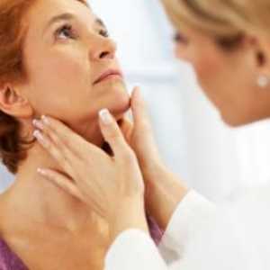 Hlavními symptomy autoimunitní thyroiditis