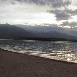 Jezero Issyk-Kul (Kyrgyzstán): hodnocení a rekreační fotky