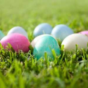 Proč Easter nazývá Easter? Proč dort s názvem Velikonoce?