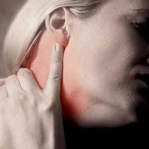 Příčiny, příznaky a léčba myositidy krku