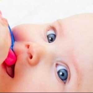 Teplota dítěte při prořezávání zubů. Co má dělat, jak pomoci drobky?
