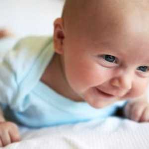 Otázka maminky a tatínky „kdy dítě začne se usmívat?“