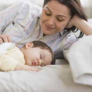 Shivers ve spánku novorozence, proč a co dělat?
