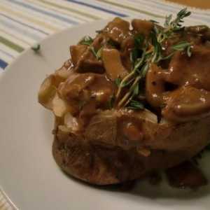 Zapečené brambory s houbami v troubě: recept