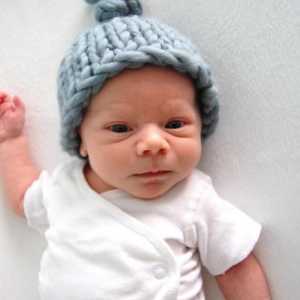 Zimní čepice pro novorozence - jednoduchost a přirozenost