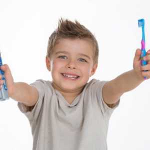 Zubní kartáčky pro děti: Jak učinit správné rozhodnutí?